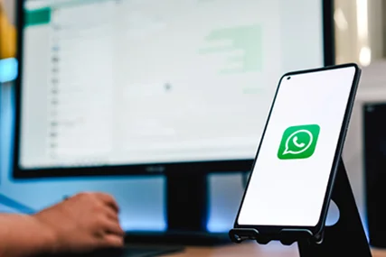 integration whatsapp into website